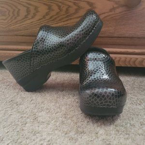Women's Dansko professional clogs